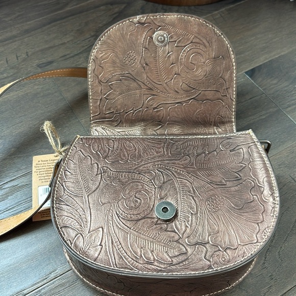 Tony Lama Saddle Bag/Crossbody,Bronze Floral Tooled,snap close,cell phone pocket - Picture 6 of 14